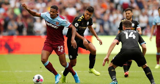 一日意甲最新动态：米兰双雄力挺新人，迈尼昂拒绝加盟蓝黑军团