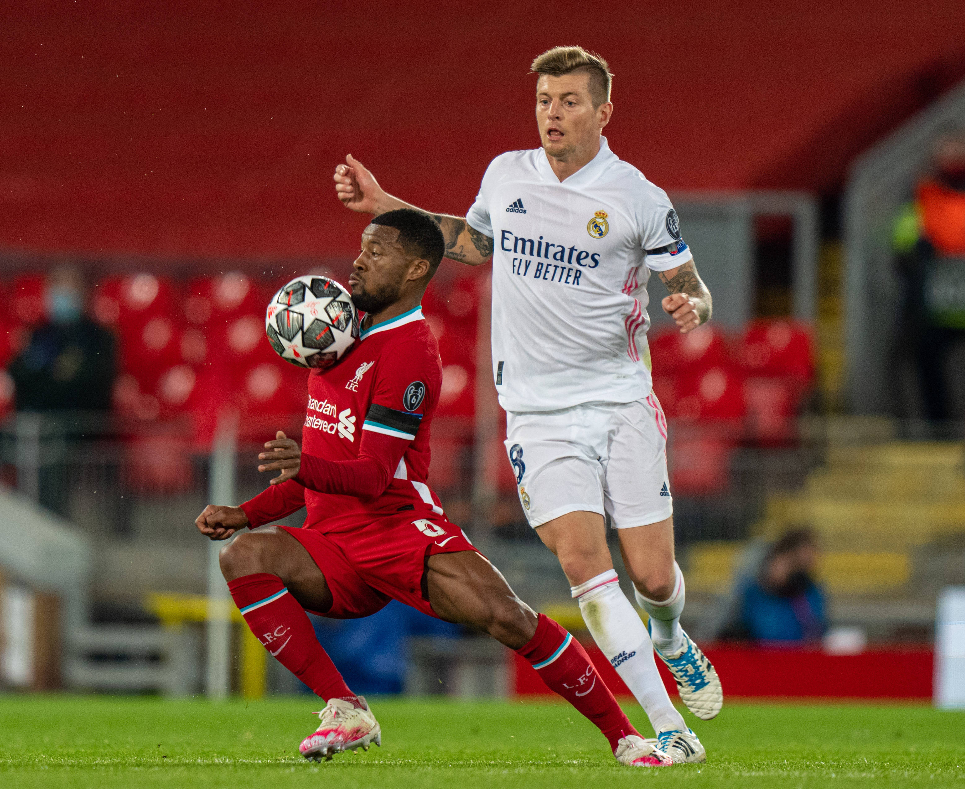 英超榜首再度易主，冠军争夺进入白热化