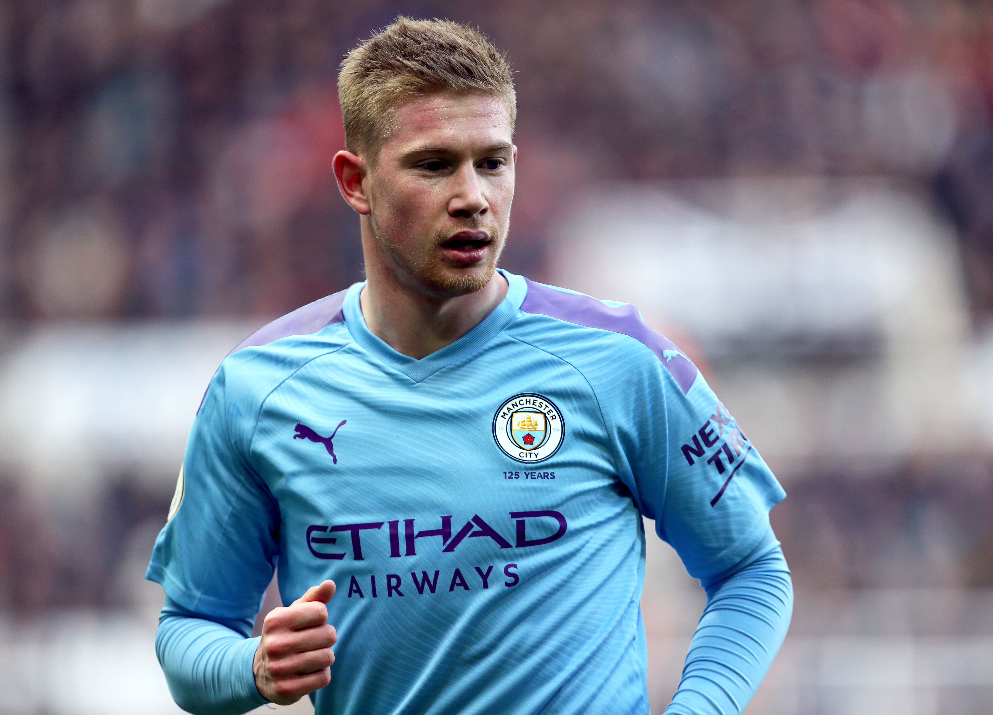 红魔遇克星？曼联近6战纽卡1胜5负，主场迎战誓破魔咒（曼联主场誓破不胜魔咒：近6战纽卡仅1胜5负）