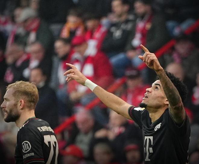 西媒：乌拉圭球员对贝尔萨非常不满，疯帅恐无法坚持到世界杯（西媒称乌拉圭队内不满贝尔萨，“疯帅”或难撑到世界杯）